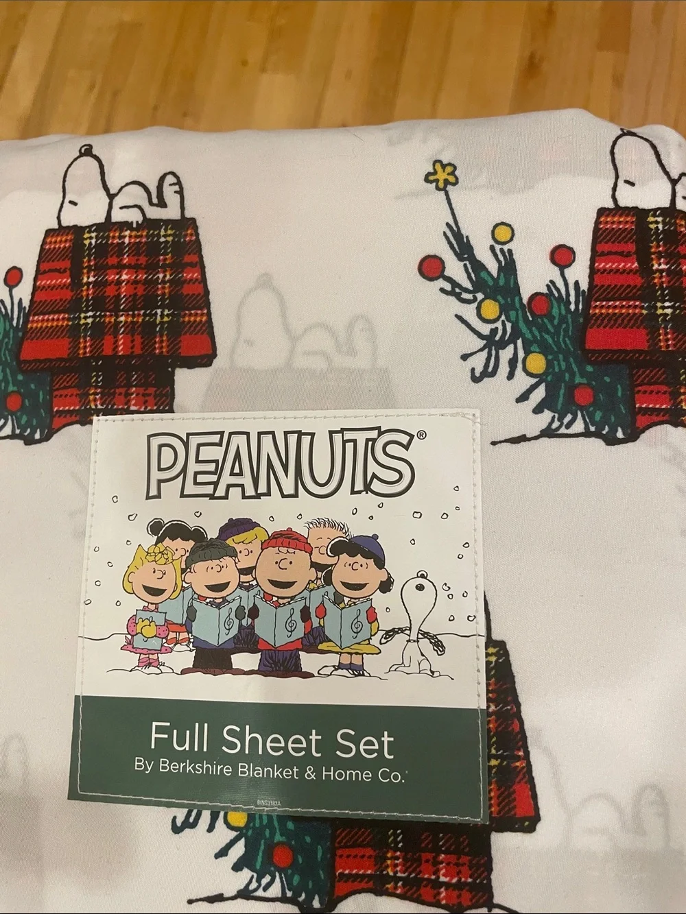 NWT Berkshire Christmas Peanuts Snoopy Full Sheet Set
